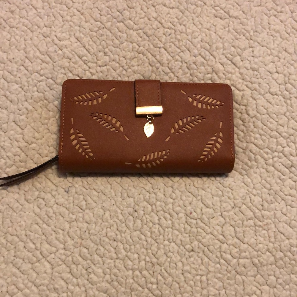 Clutch wallet